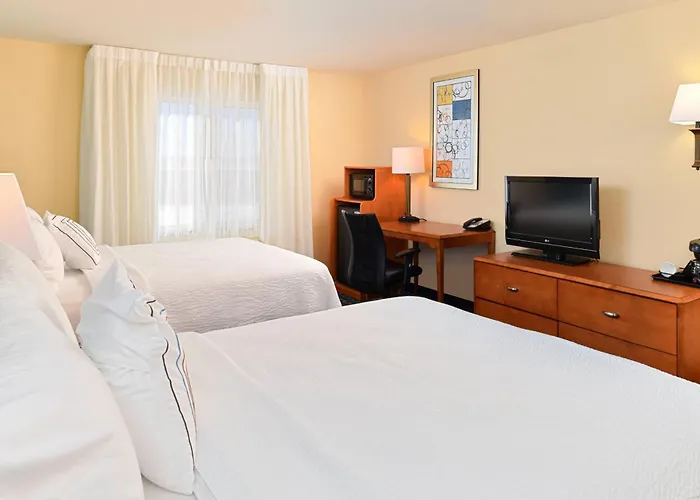 Fairfield Inn & Suites Bloomington