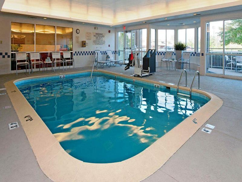 Fairfield & Hotel 3*
